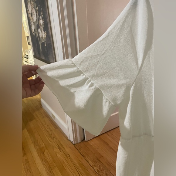 Emery Rose White V-Neck Dress - Picture 2 of 4